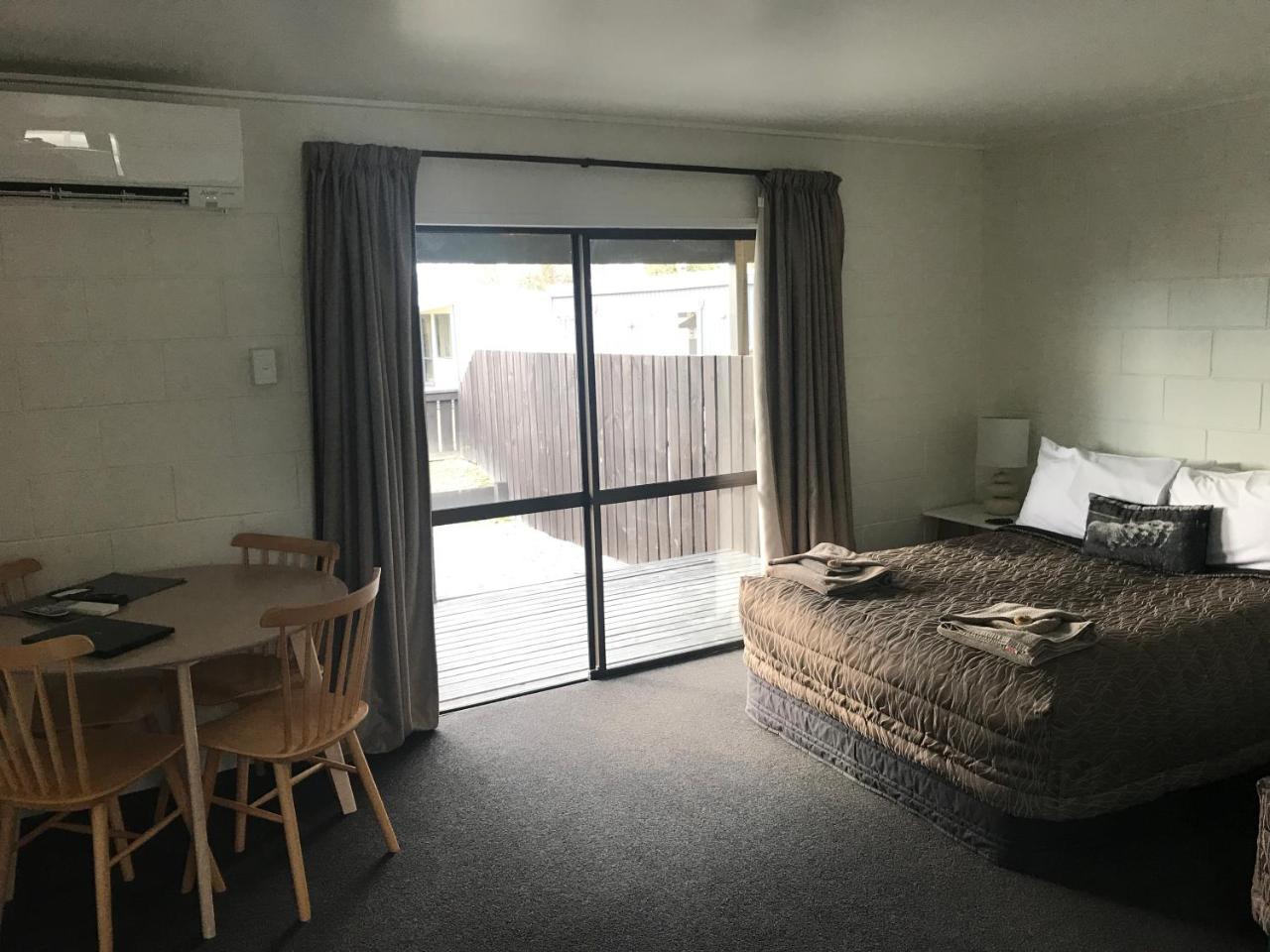 Mackenzie Motels Ферлі Екстер'єр фото